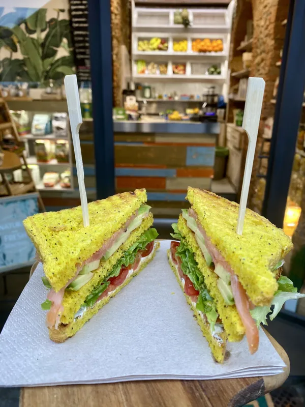 Avocado sandwich